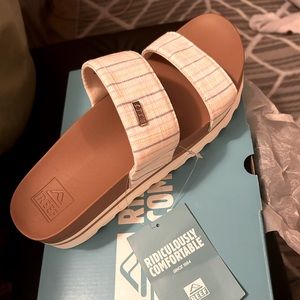 New REEF Cushion Vista Hi